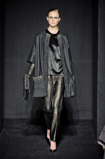 Fotoservizio/FW 2012-2013/WOMEN/MAURIZIO PECORARO/13