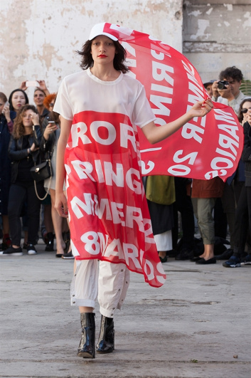 Fotoservizio/SS 2018/WOMEN/ERRORIST GUERRILLA SHOW - 15 YEARS OF MARIOS/DP2/0