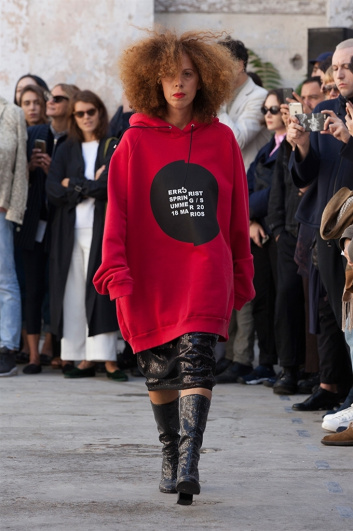 Fotoservizio/SS 2018/WOMEN/ERRORIST GUERRILLA SHOW - 15 YEARS OF MARIOS/DP2/14