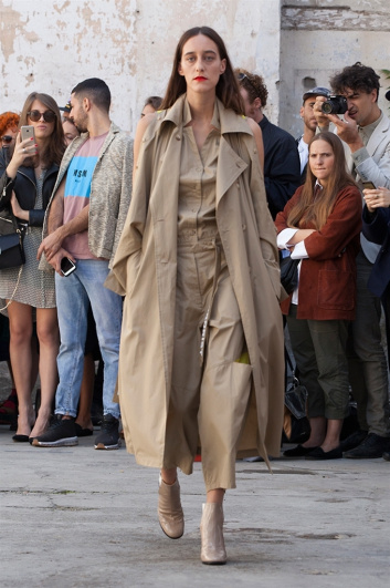 Fotoservizio/SS 2018/WOMEN/ERRORIST GUERRILLA SHOW - 15 YEARS OF MARIOS/DP2/28