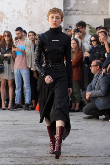 Fotoservizio/SS 2018/WOMEN/ERRORIST GUERRILLA SHOW - 15 YEARS OF MARIOS/DP2/38