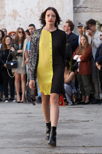 Fotoservizio/SS 2018/WOMEN/ERRORIST GUERRILLA SHOW - 15 YEARS OF MARIOS/DP2/31