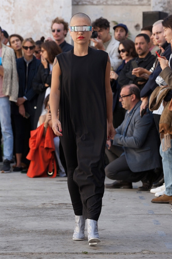 Fotoservizio/SS 2018/WOMEN/ERRORIST GUERRILLA SHOW - 15 YEARS OF MARIOS/DP2/39
