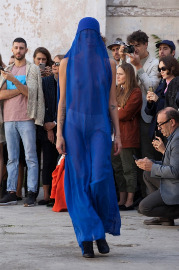 Fotoservizio/SS 2018/WOMEN/ERRORIST GUERRILLA SHOW - 15 YEARS OF MARIOS/DP2/41