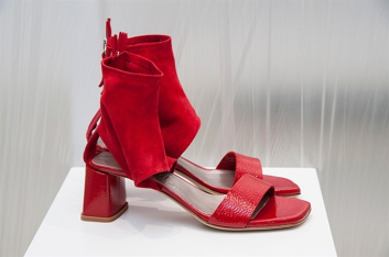 Fotoservizio/SS 2018/WOMEN/AGL ATTILIO GIUSTI LEOMBRUNI/DP2/43
