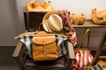 Fotoservizio/SS 2018/WOMEN/IL BISONTE/DP2/57