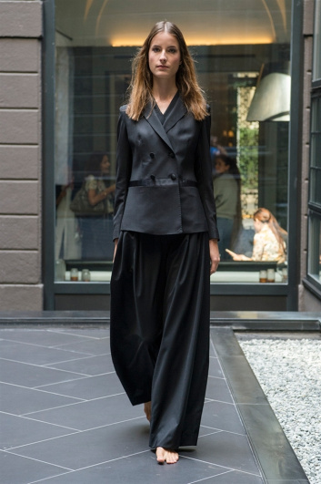 Fotoservizio/SS 2018/WOMEN/SARTORIAL MONK/DP2/15