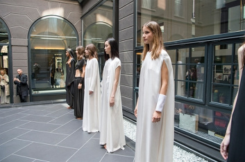 Fotoservizio/SS 2018/WOMEN/SARTORIAL MONK/DP2/33
