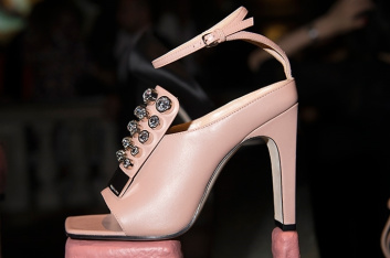 Fotoservizio/SS 2018/WOMEN/SERGIO ROSSI/DP2/18