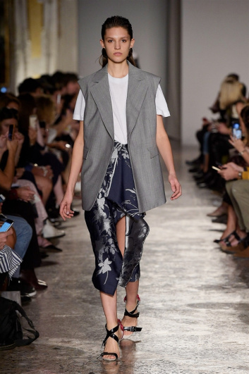 Fotoservizio/SS 2018/WOMEN/ALBINO TEODORO/DP2/1