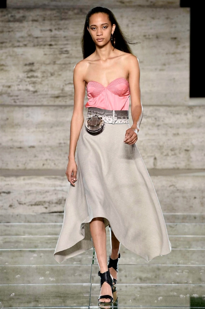 Fotoservizio/SS 2018/WOMEN/SALVATORE FERRAGAMO/DP2/4