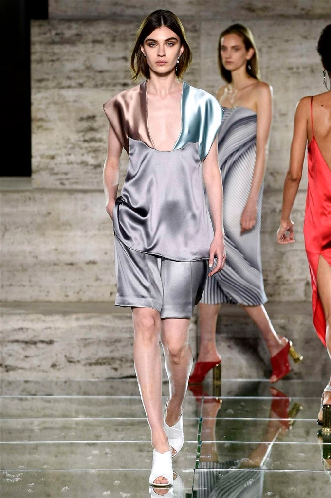 Fotoservizio/SS 2018/WOMEN/SALVATORE FERRAGAMO/DP2/1
