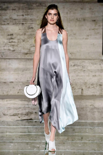 Fotoservizio/SS 2018/WOMEN/SALVATORE FERRAGAMO/DP2/4