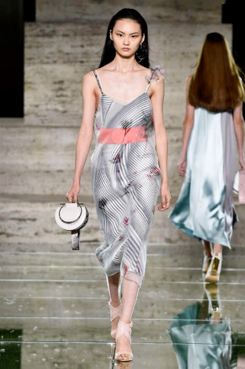 Fotoservizio/SS 2018/WOMEN/SALVATORE FERRAGAMO/DP2/5