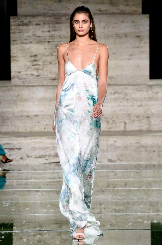 Fotoservizio/SS 2018/WOMEN/SALVATORE FERRAGAMO/DP2/5