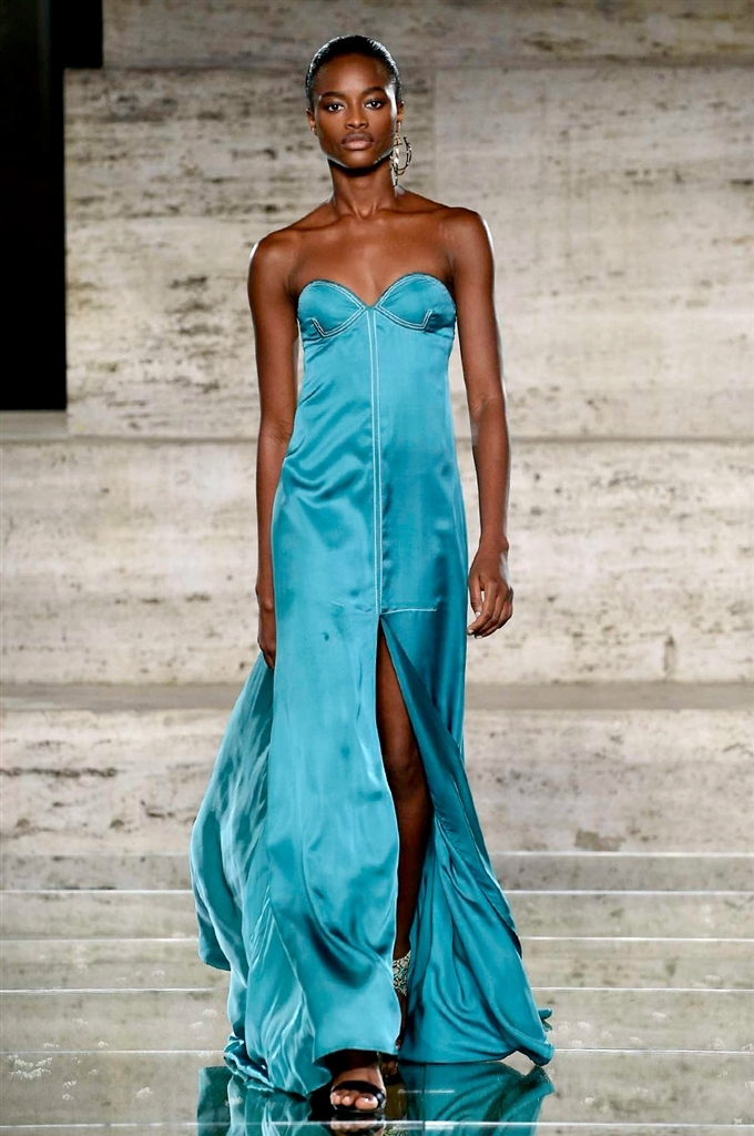 Fotoservizio/SS 2018/WOMEN/SALVATORE FERRAGAMO/DP2/6