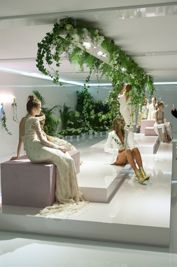 Fotoservizio/SS 2018/WOMEN/AUGUST GETTY/DP2/20