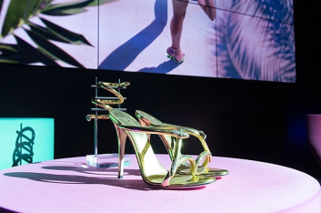 Fotoservizio/SS 2018/WOMEN/GIUSEPPE ZANOTTI/DP2/137