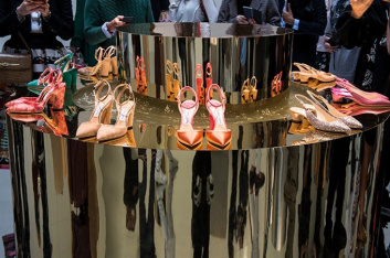 Fotoservizio/SS 2018/WOMEN/JIMMY CHOO/DP2/6