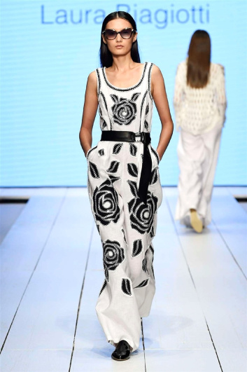 Fotoservizio/SS 2018/WOMEN/LAURA BIAGIOTTI/DP2/3