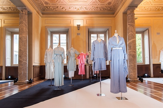 Fotoservizio/SS 2018/WOMEN/PIAZZA SEMPIONE/DP2/0