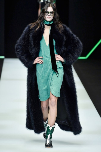 Fotoservizio/FW 18-19/WOMEN/EMPORIO ARMANI/DP2/3