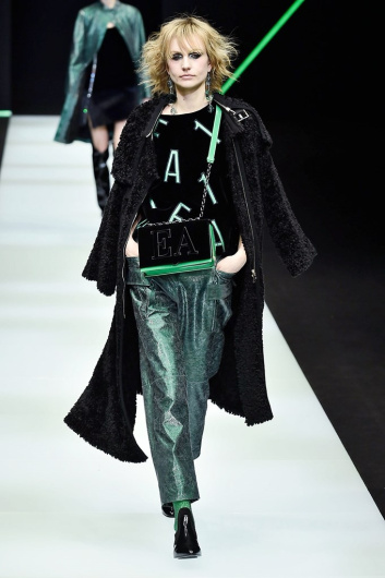 Fotoservizio/FW 18-19/WOMEN/EMPORIO ARMANI/DP2/1