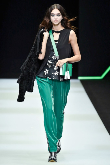 Fotoservizio/FW 18-19/WOMEN/EMPORIO ARMANI/DP2/0