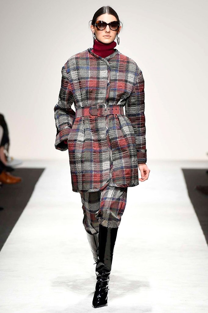 Fotoservizio/FW 18-19/WOMEN/LAURA BIAGIOTTI/DP2/13