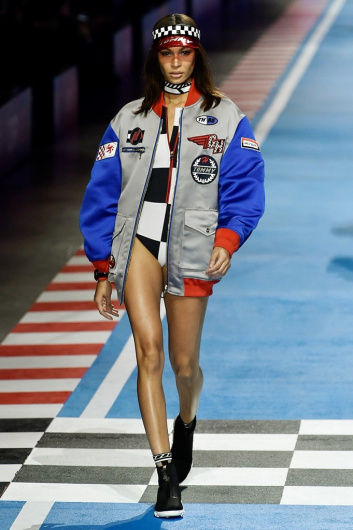 Fotoservizio/FW 18-19/WOMEN/TOMMY HILFIGER/DP2/2