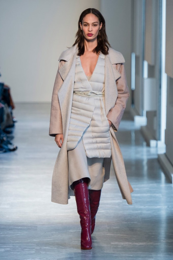 Fotoservizio/FW 18-19/WOMEN/AGNONA/DP2/0