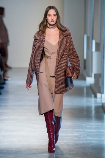 Fotoservizio/FW 18-19/WOMEN/AGNONA/DP2/10