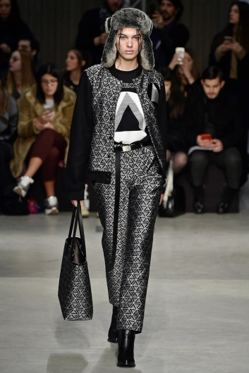 Fotoservizio/FW 18-19/WOMEN/ATSUSHI NAKASHIMA/DP2/0