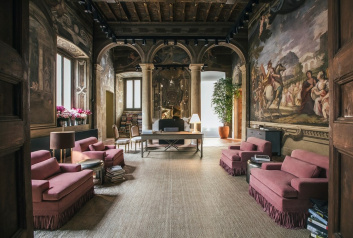 Fotoservizio/SS 2018/DESIGN/PRESENTAZIONE_HOME/BOTTEGA VENETA/DP2/3