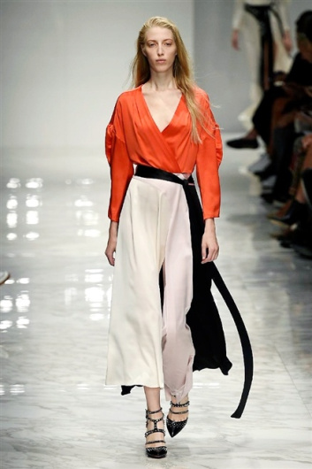 Fotoservizio/SS 2016/WOMEN/BLUMARINE/DP1/38