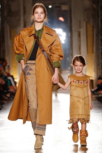 Fotoservizio/SS 2019/MEN/SFILATA/ALBERTA FERRETTI/DP2/3