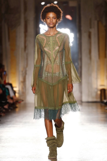 Fotoservizio/SS 2019/MEN/SFILATA/ALBERTA FERRETTI/DP2/4