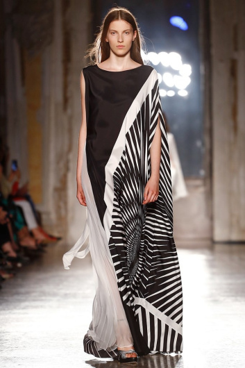 Fotoservizio/SS 2019/MEN/SFILATA/ALBERTA FERRETTI/DP2/2