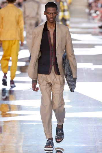 Fotoservizio/SS 2019/MEN/SFILATA/ERMENEGILDO ZEGNA/DP2/0