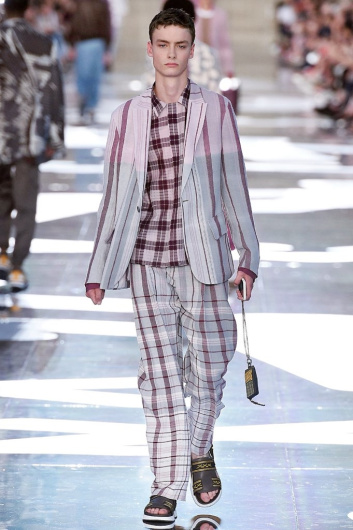 Fotoservizio/SS 2019/MEN/SFILATA/ERMENEGILDO ZEGNA/DP2/1