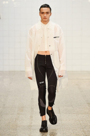 Fotoservizio/SS 2019/MEN/SFILATA/M1992/DP2/4