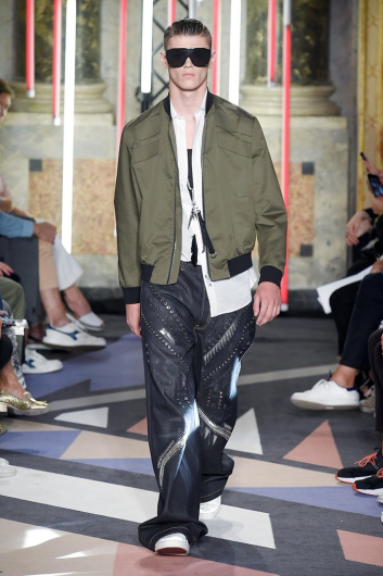 Fotoservizio/SS 2019/MEN/SFILATA/LES HOMMES/DP2/1