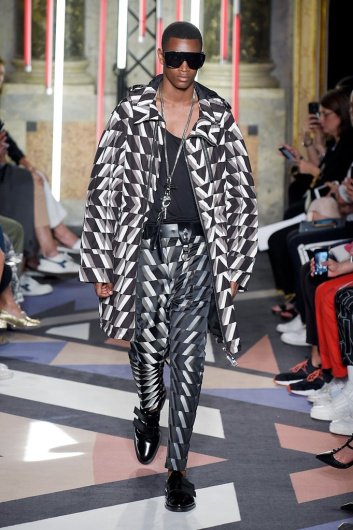 Fotoservizio/SS 2019/MEN/SFILATA/LES HOMMES/DP2/0