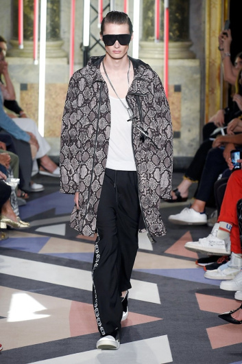 Fotoservizio/SS 2019/MEN/SFILATA/LES HOMMES/DP2/1