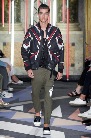 Fotoservizio/SS 2019/MEN/SFILATA/LES HOMMES/DP2/5