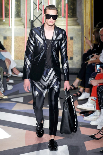 Fotoservizio/SS 2019/MEN/SFILATA/LES HOMMES/DP2/6