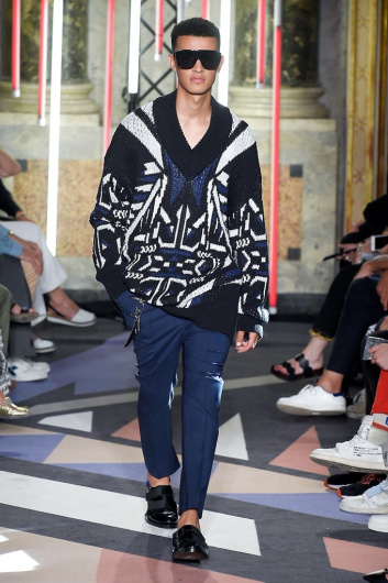 Fotoservizio/SS 2019/MEN/SFILATA/LES HOMMES/DP2/1