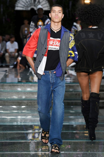 Fotoservizio/SS 2019/MEN/SFILATA/VERSACE/DP2/6