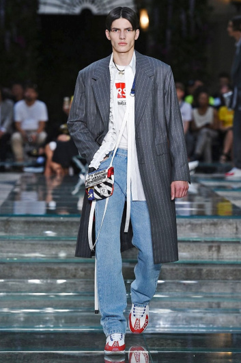 Fotoservizio/SS 2019/MEN/SFILATA/VERSACE/DP2/1