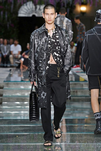 Fotoservizio/SS 2019/MEN/SFILATA/VERSACE/DP2/7